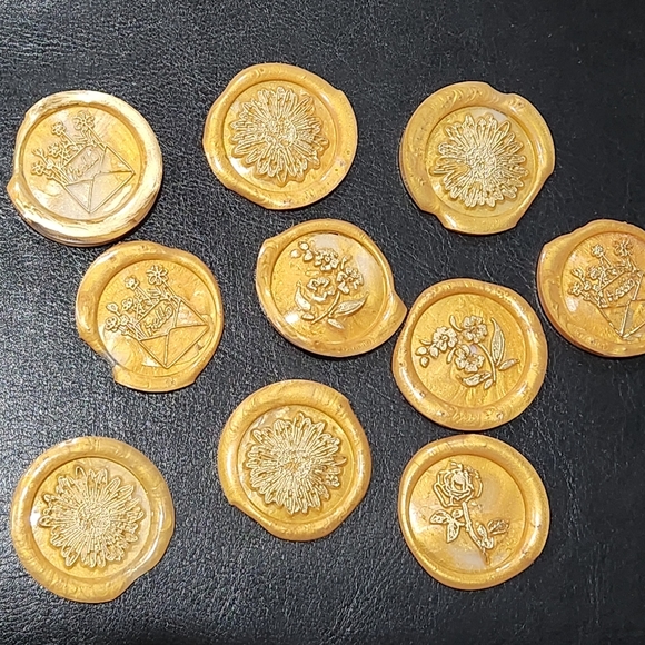 Gold Wax seals stickers.  Envelope seals. - Picture 9 of 11